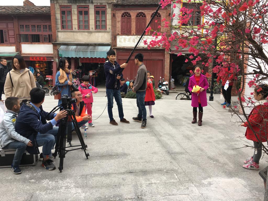 我系学生参加漳州市2017年新年贺岁片摄制